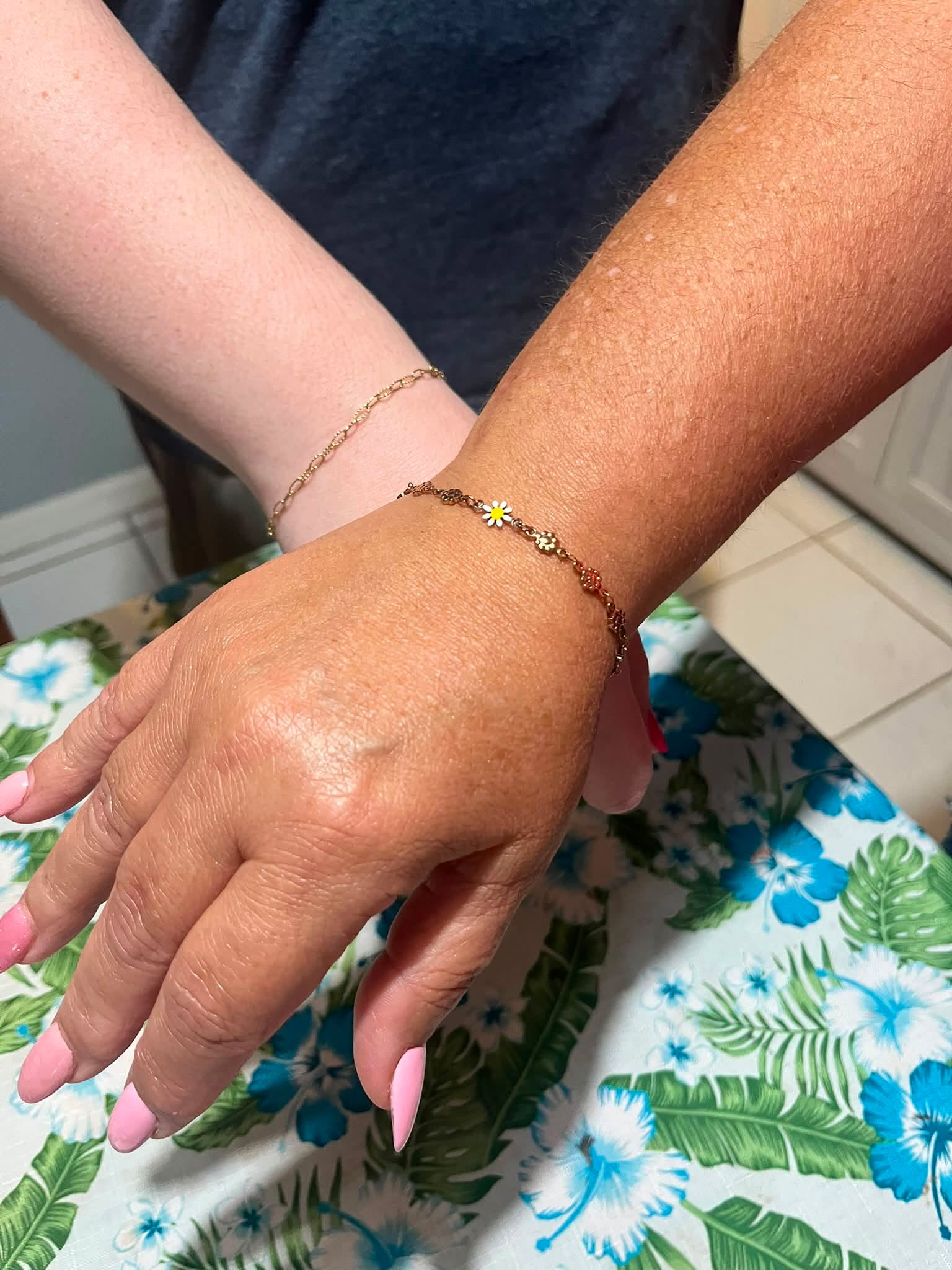 I’m coming to The Concord Luxury Apartments this morning! 

I’ll be there between 11 and 1 today, out by the pool and I can’t wait to meet you. Come let me help you find your perfect  permanent bracelet or anklet or something fabulous in my fashion pieces!